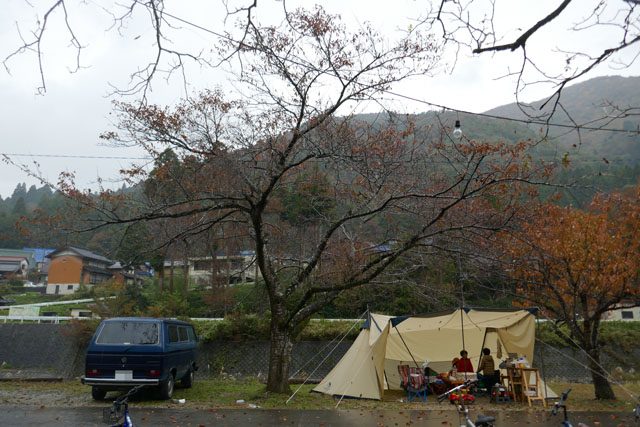 秋　ファミリーキャンプ